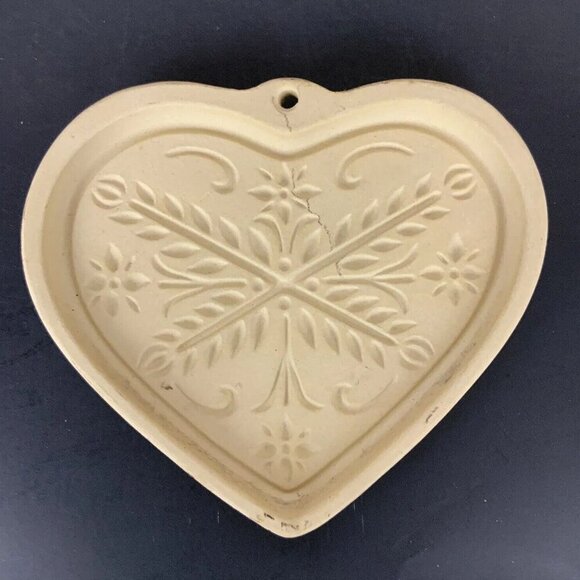 The Pampered Chef Heart-Shaped Stoneware Cookie Mold Lot Of 4 Family Heritage - Picture 5 of 10